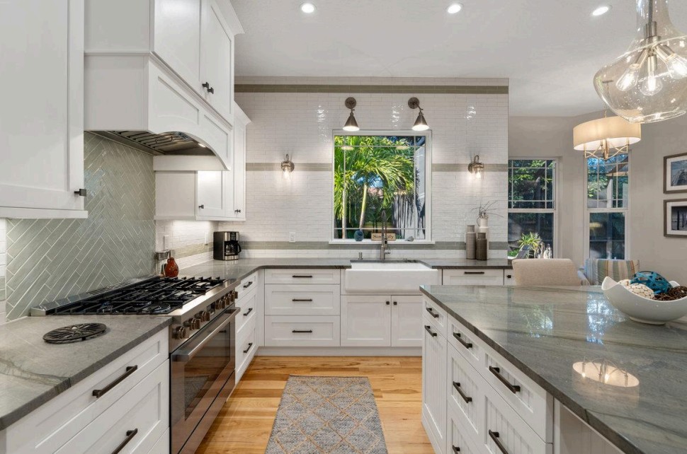 Lighting & Small Details That Elevate Coastal Homes